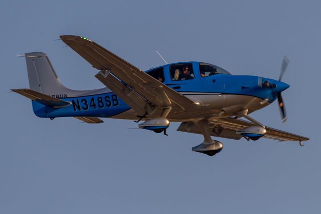 Cirrus SR-22 (N348SB)