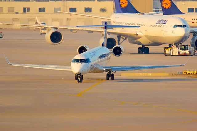 Canadair Regional Jet CRJ-900 (D-ACNC)