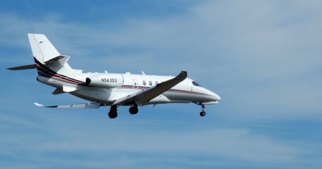 Cessna Citation Latitude (N563QS) - On short final is this 2017 Cessna Citation Latitude 680A in the Summer of 2022.