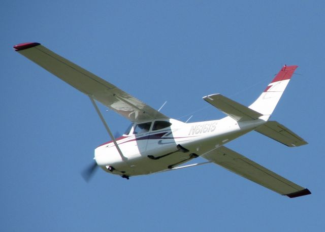 Cessna Skylane (N6161S) - At Downtown Shreveport.