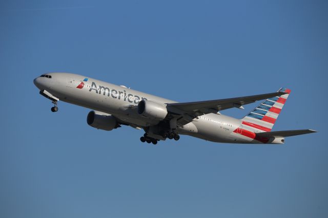 Boeing 777-200 (N780AN)