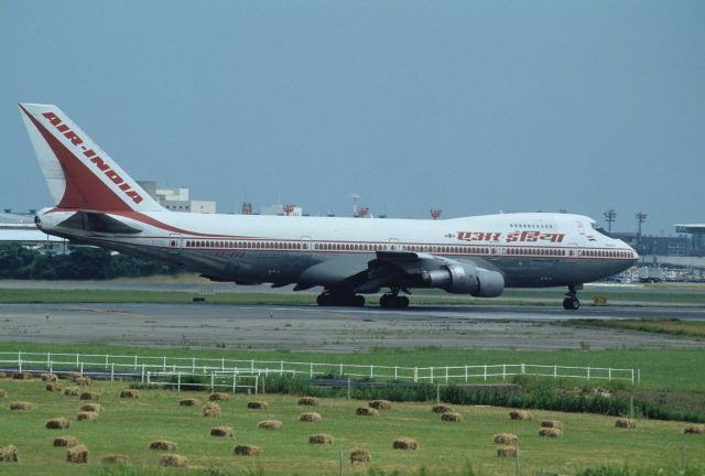 Boeing 747-200 (VT-EFJ) - Departure at Narita Intl Airport Rwy16 on 1990/06/24