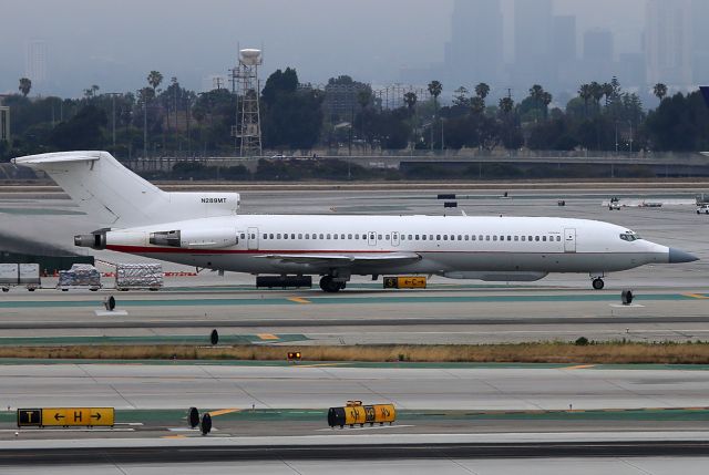 BOEING 727-200 (N289MT) - Taxiing after landing.