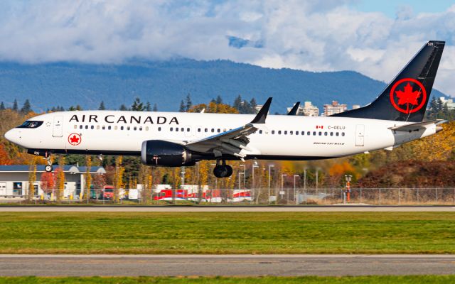Boeing 737 MAX 8 (C-GELU)