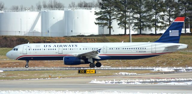 Airbus A321 (N557UW) - Overlook. Taxiing to runway 18C.