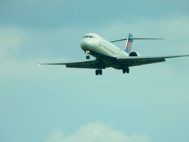 Boeing 717-200 (N997AT) - DAL1539br /ATL-TELbr /09/05/22
