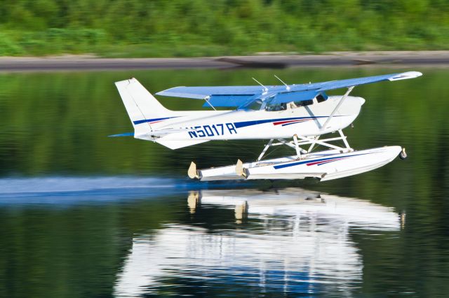 Cessna Skyhawk (N5017R) - Photographed by Chris Padilla on August 1, 2012 in Chillicothe, IL. See more at a rel=nofollow href=http://www.cisportsphotos.com/seaplane_2012-08-01http://www.cisportsphotos.com/seaplane_2012-08-01/a