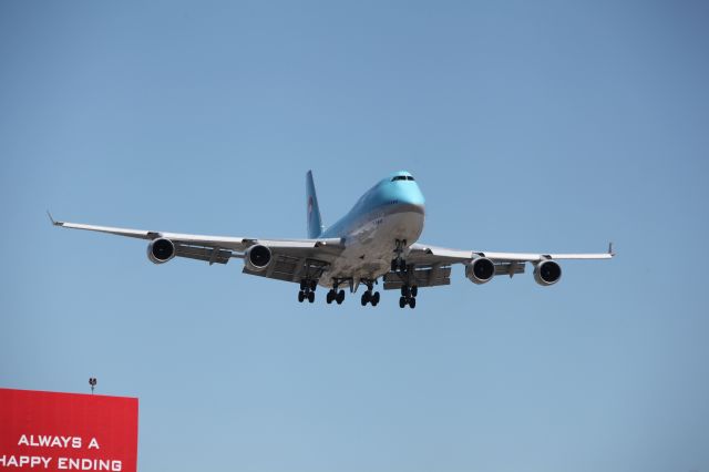 Boeing 747-400 (HL7490)