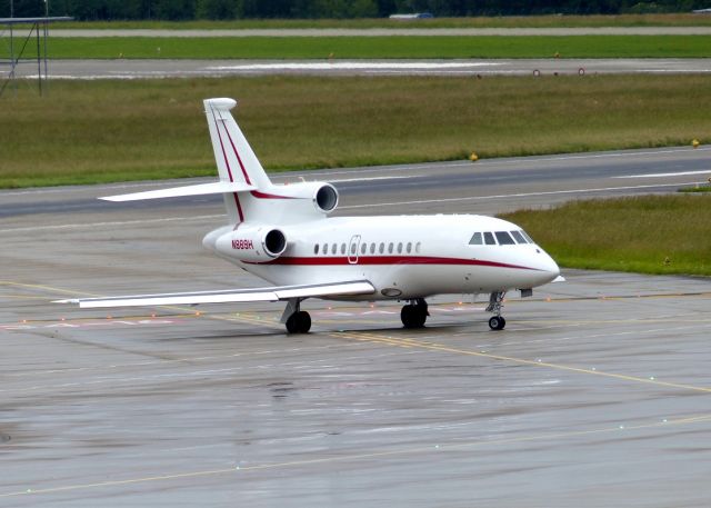 Dassault Falcon 900 (N889H) - Date 12/06/16 Dassault Falcon 900 c/n 126