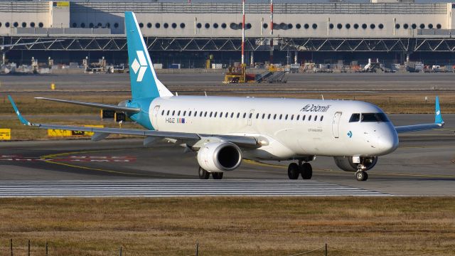 EMBRAER 195 (I-ADJZ)