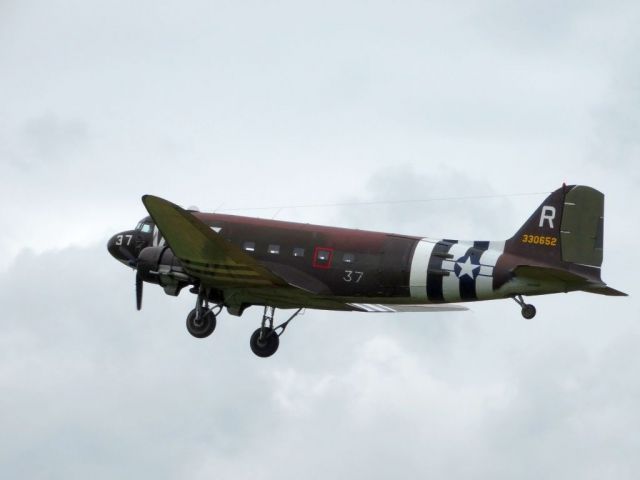 Douglas DC-3 (N345AB)