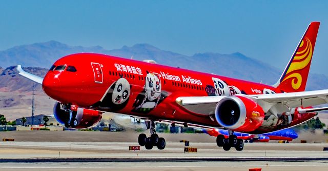 Boeing 787-9 Dreamliner (B-6998) - B-6998 Hainan Airlines 2017  Boeing 787-9 Dreamliner - cn 62718 / 514 "Kung Fu Panda" - Las Vegas - McCarran International Airport (LAS / KLAS)br /USA - Nevada May 26, 2017br /Photo: Tomás Del Coro 