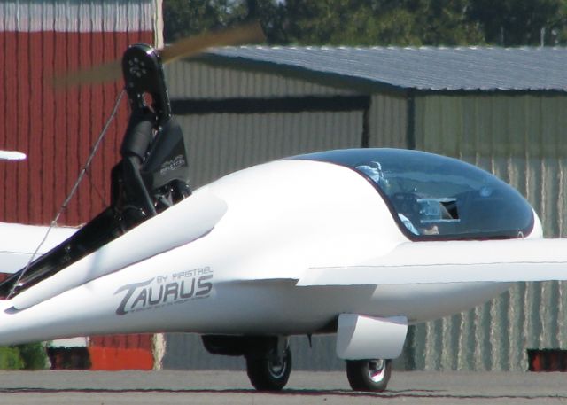 Cessna Chancellor (N42CE) - At Downtown Shreveport. 2007 PIPISTREL TAURUS GLIDER.