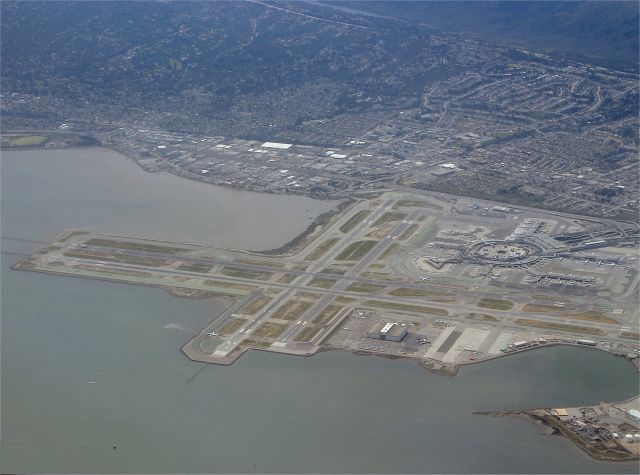 Boeing 747-200 — - Overview of San Francisco Airport on 13th April 2009