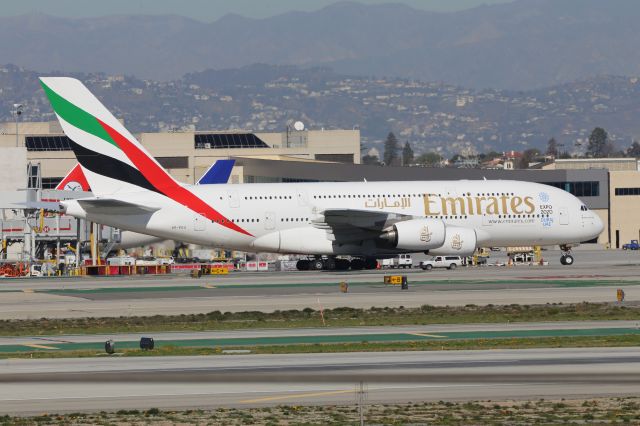 Airbus A380-800 (A6-EEU)