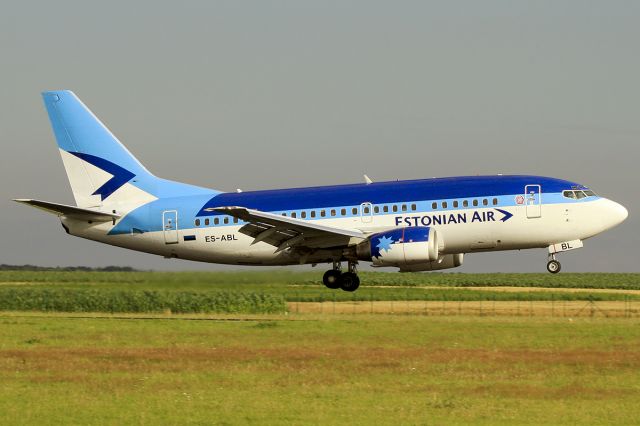 Boeing 737-500 (ES-ABL)