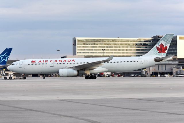 Airbus A330-300 (C-GFAF)