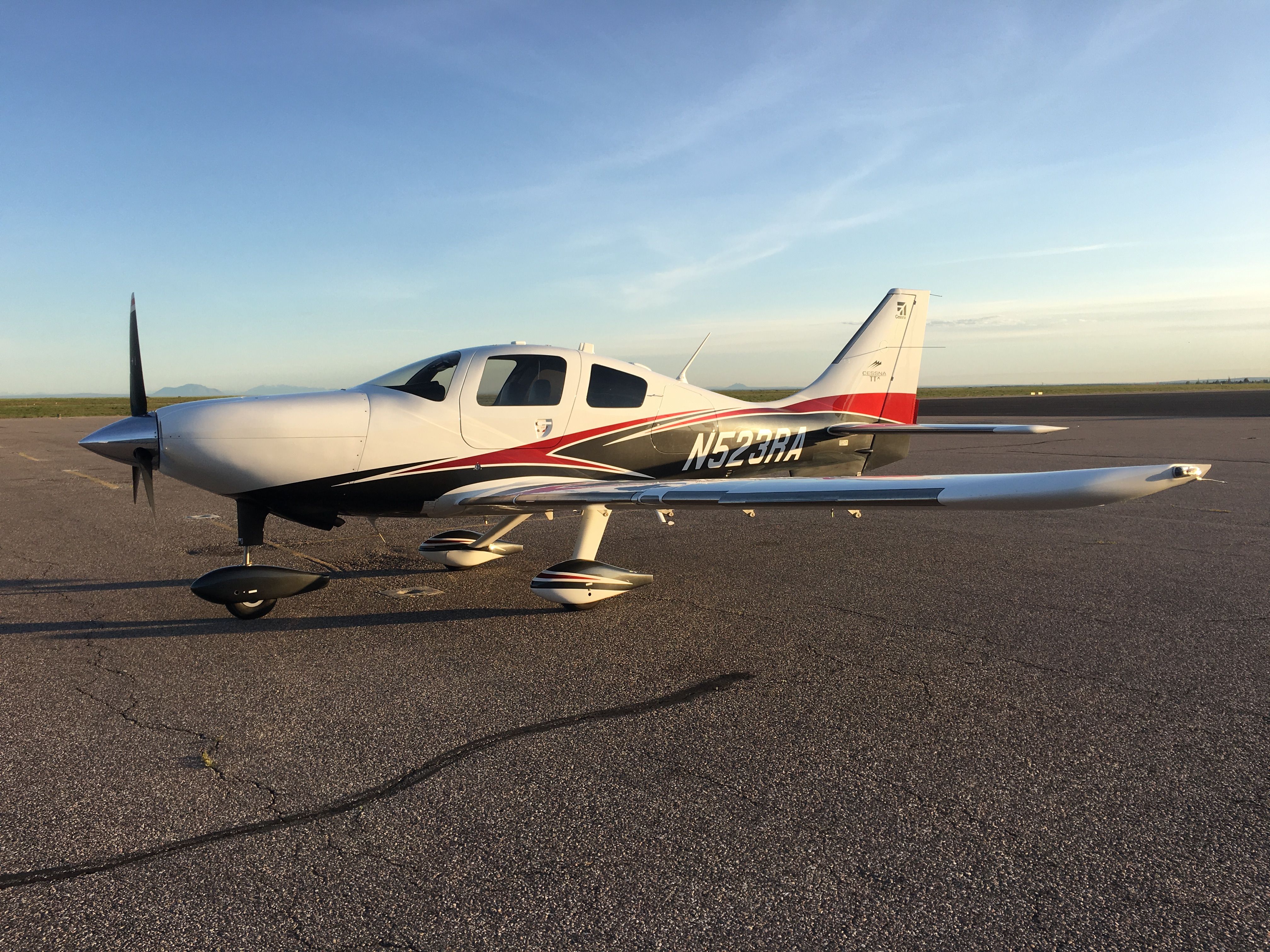 Cessna 400 (N523RA)