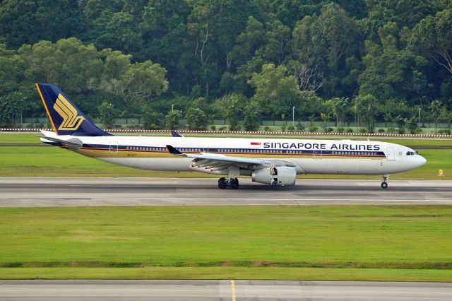 Airbus A330-300 (9V-STT)