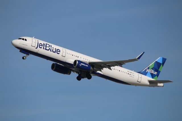 Airbus A321 (N961JT)
