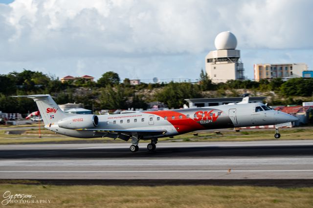 Embraer ERJ-145 (HI1052)