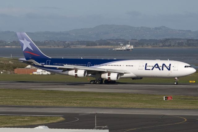 Airbus A340-300 (CC-CQF)