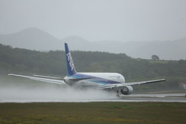 BOEING 767-300 (JA8579) - 27 June 2015: HKD-HND.