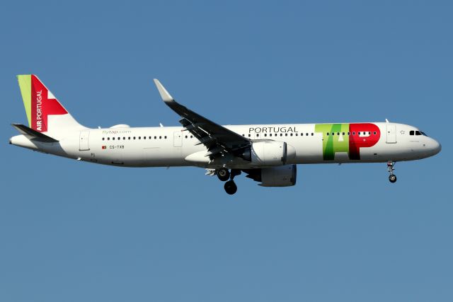 Airbus A321 (CS-TXB) - 'Air Portugal 215' arriving from Ponta Delgada, Portugal. Plane is named after Portugese poet Jorge De Sena   