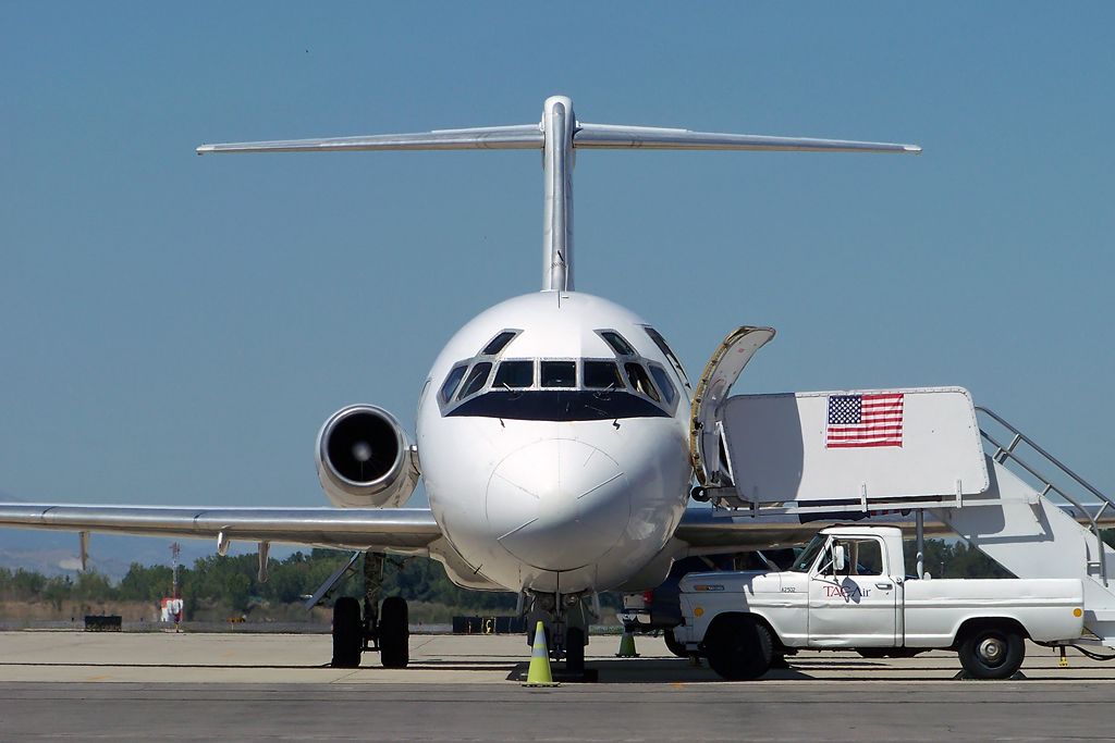 Douglas DC-9-10 (N215US) - Paul Ryan