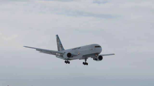 C-GKLY — - LANDING IN IQALUIT -24C WINDS 38KTS