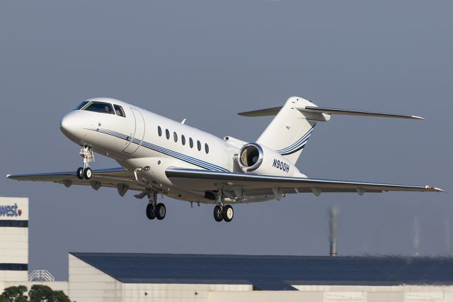 Hawker Beechcraft 4000 (N900H)