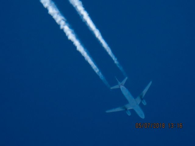 Airbus A320 (N604AW)