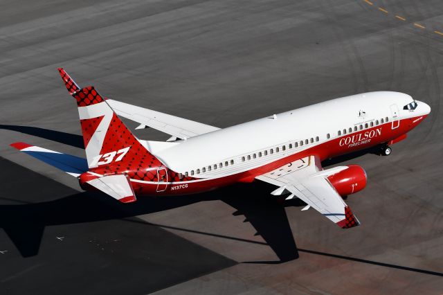 BOEING 737-300 (BMBR137) - BMBR137 on standby at Busselton