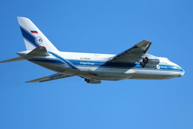 Antonov An-124 Ruslan (RA-82044)