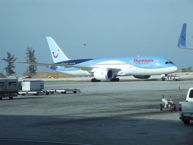 BOEING 767-300 (G-TUID)