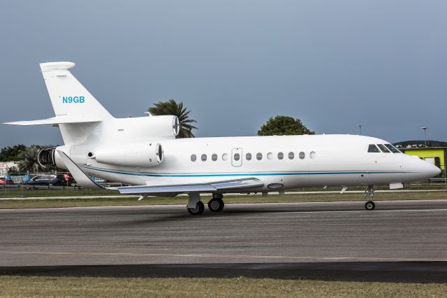 Dassault Falcon 900 (N9GB)