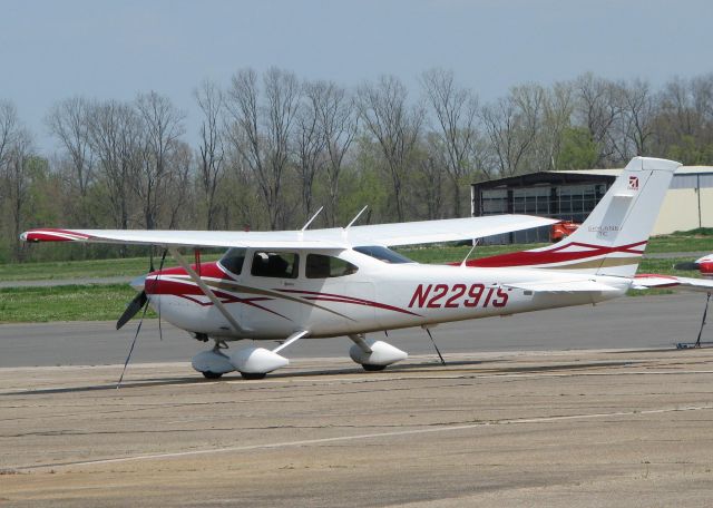 Cessna Skylane (N2291S) - Parked at the Shreveport Downtown airport.