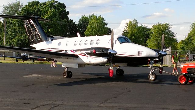 Beechcraft Super King Air 300 (N973KS)