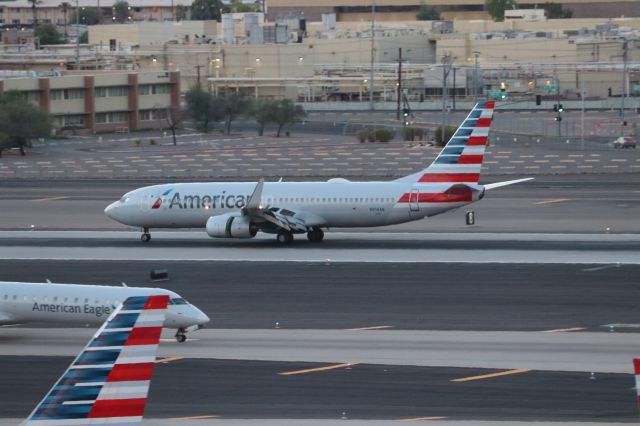 Boeing 737-800 (N914AN)