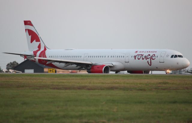 Airbus A321 (C-GHPD)