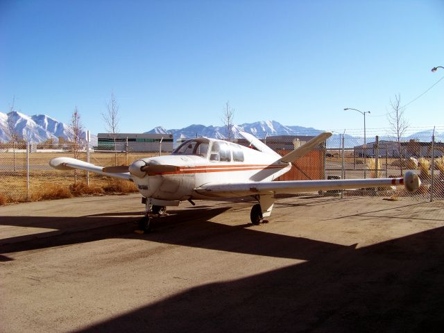 Beechcraft 35 Bonanza (N21RC)