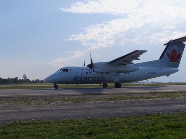 de Havilland Dash 8-100 (C-GANQ)