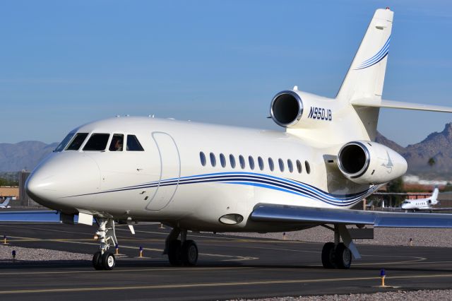 Dassault Falcon 900 (N950JB)