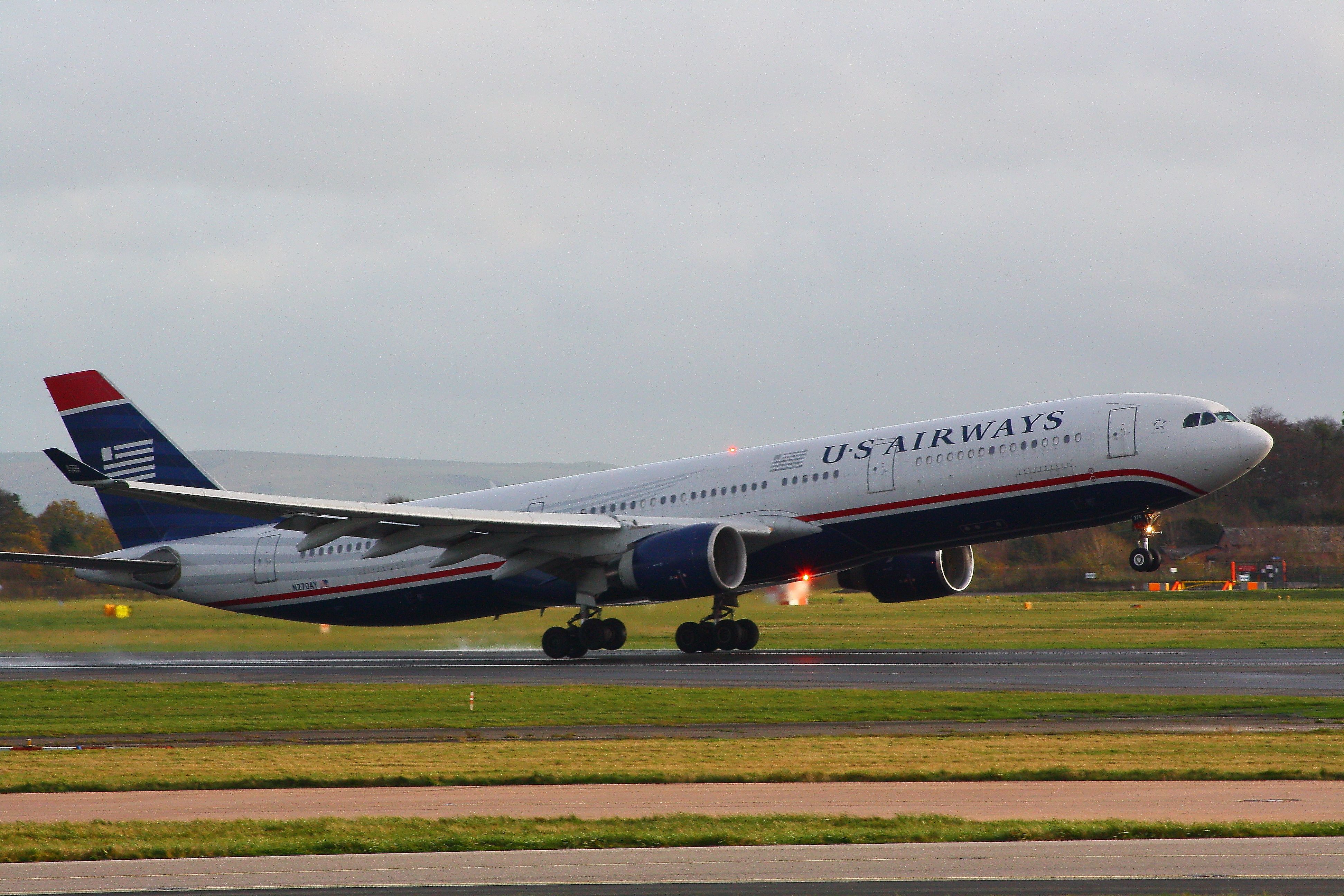 Airbus A330-300 (N270AY)