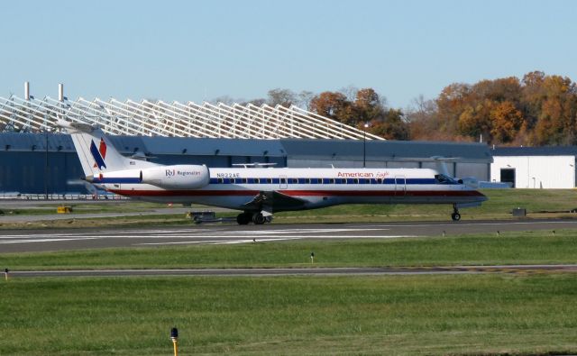 Embraer ERJ-135 (N822AE)