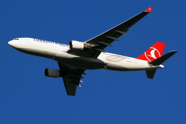 Airbus A330-200 (TC-JIL)