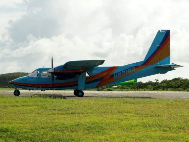 ROMAERO Islander (N821RR)