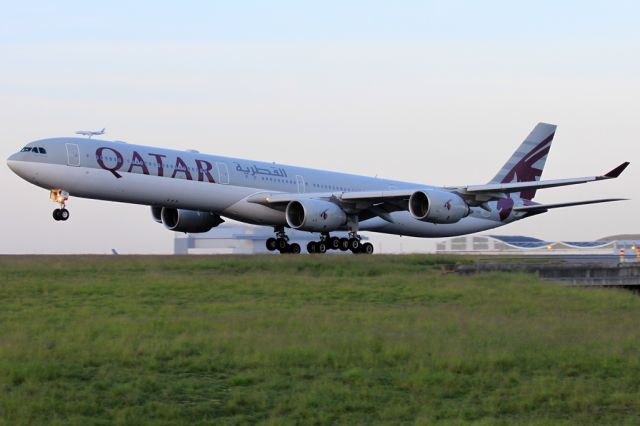 BOEING 777-300ER (A7-AGD)