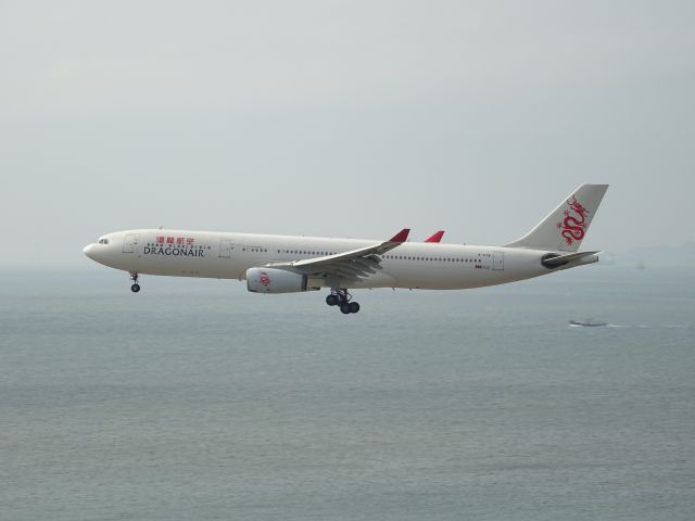 Airbus A330-300 (B-HYB)