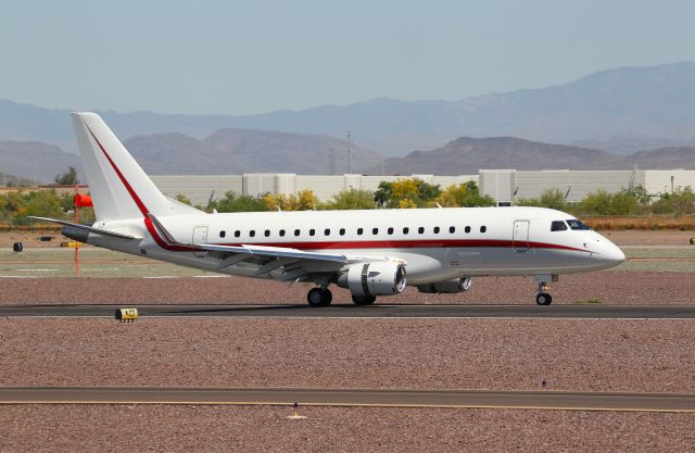 Embraer 170/175 (N170EH)